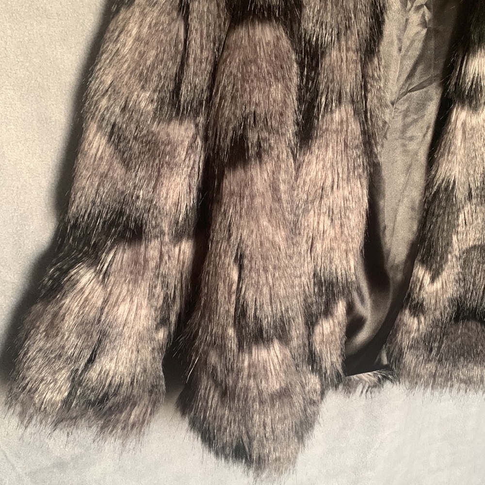 Stunning fur jacket - Picture 3 of 9